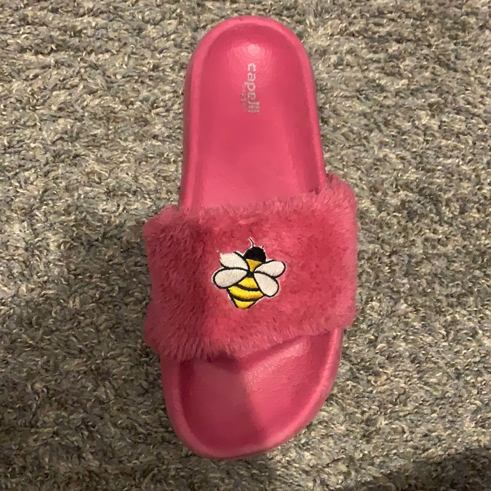 SLIPPERS